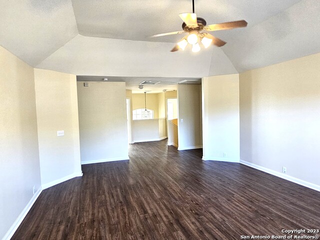 Image 27 of 37 For 1507 Lookout Pt