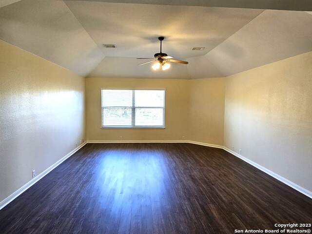 Image 33 of 37 For 1507 Lookout Pt