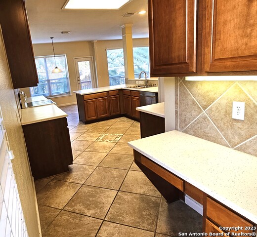 Image 6 of 37 For 1507 Lookout Pt