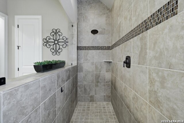 Image 23 of 44 For 2038 Buckner Pass