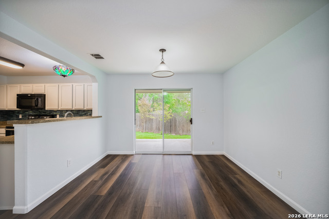 Image 17 of 66 For 16642 Emerald Blf