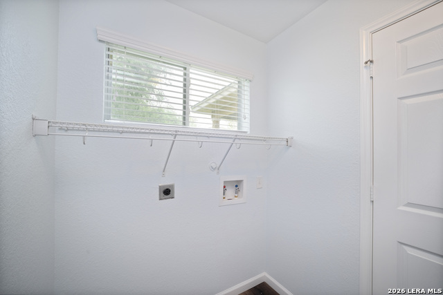 Image 28 of 66 For 16642 Emerald Blf