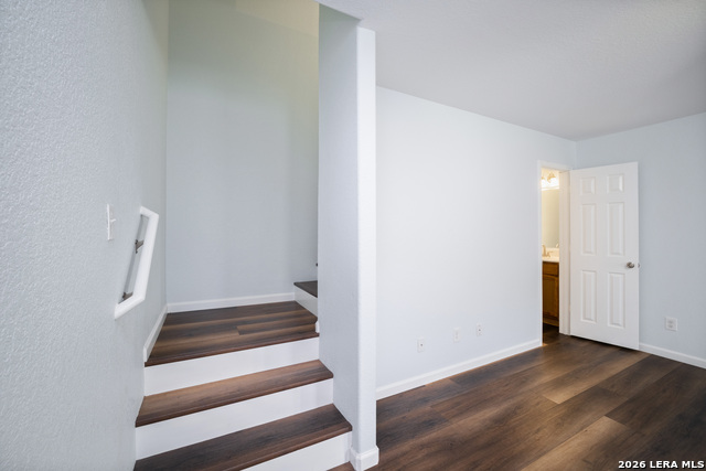 Image 30 of 66 For 16642 Emerald Blf