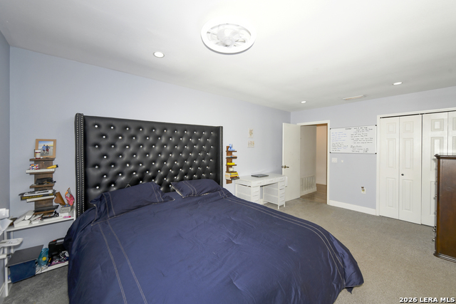 Image 21 of 39 For 8702 Collingwood