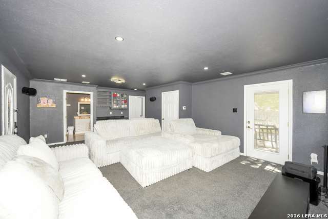 Image 28 of 39 For 8702 Collingwood