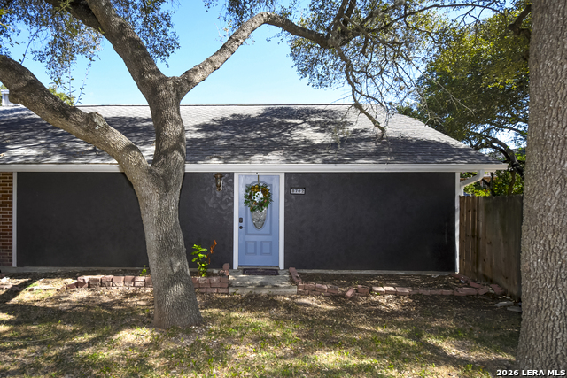 Image 4 of 39 For 8702 Collingwood