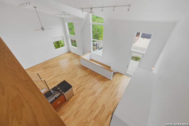 Image 29 of 43 For 128 Marcia Pl