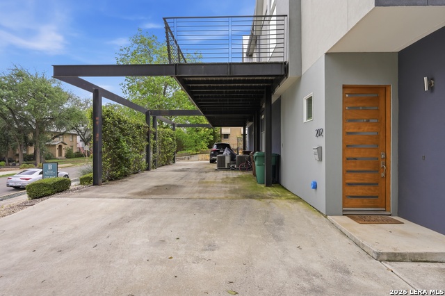 Image 3 of 43 For 128 Marcia Pl