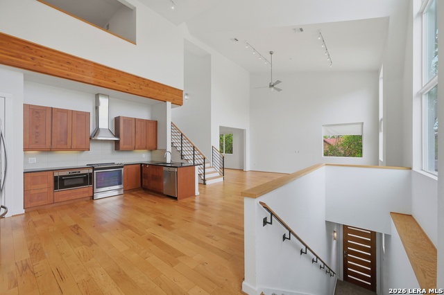 Image 5 of 43 For 128 Marcia Pl