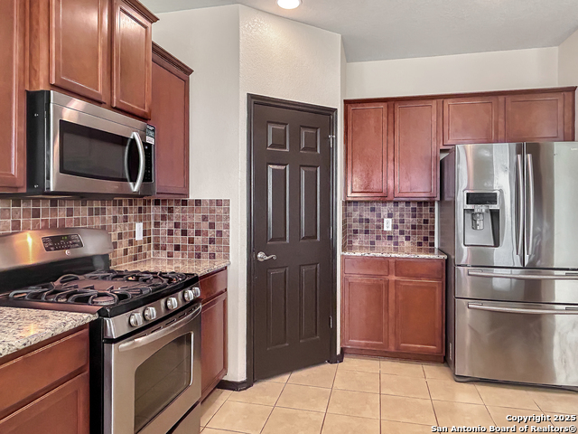 Image 17 of 27 For 13820 Blakeville