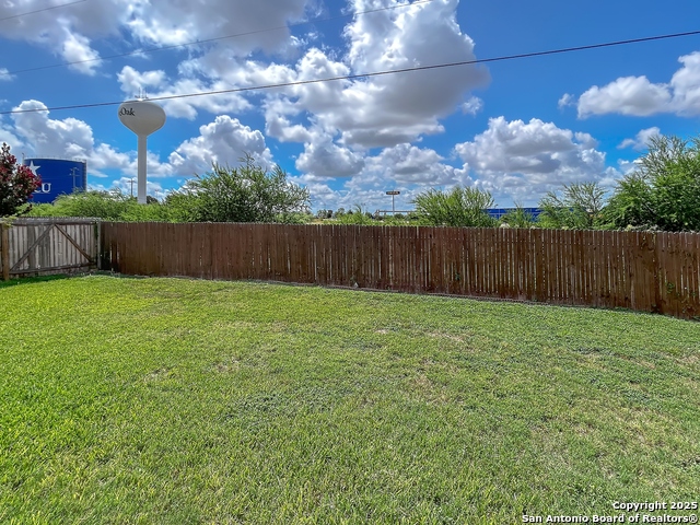 Image 26 of 27 For 13820 Blakeville