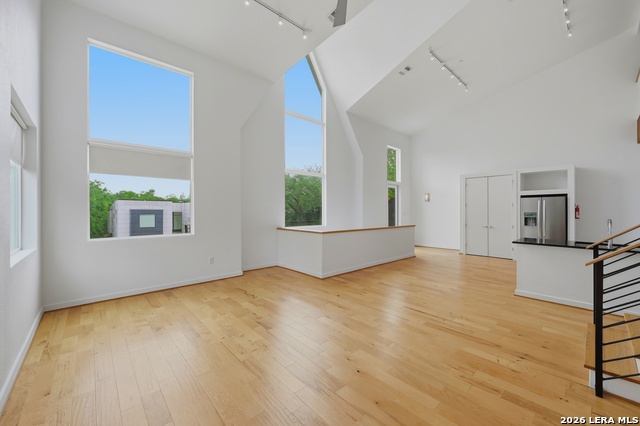 Image 5 of 31 For 128 Marcia Pl  202