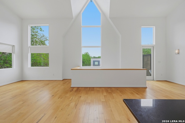 Image 7 of 31 For 128 Marcia Pl  202