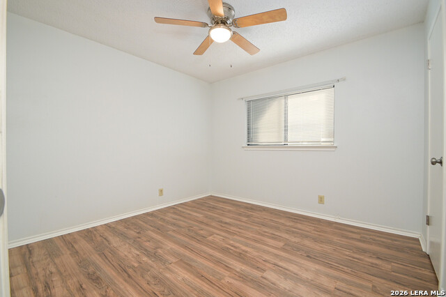 Image 5 of 9 For 6927 Raintree Path