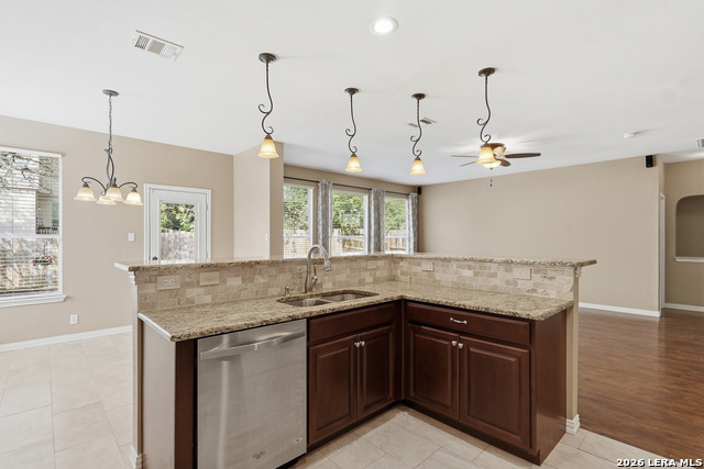 Listing photo id 8 for 4719 Emden Hollow