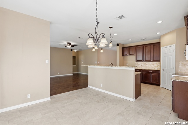 Listing photo id 10 for 4719 Emden Hollow