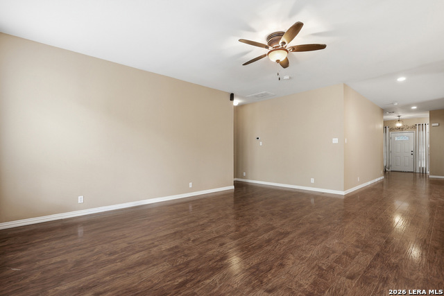 Listing photo id 5 for 4719 Emden Hollow