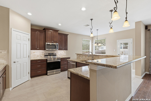 Listing photo id 6 for 4719 Emden Hollow