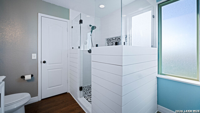 Image 21 of 33 For 3514 Volunteer Way