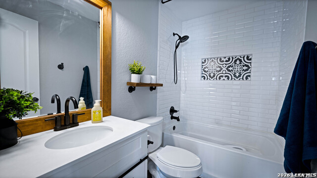 Image 24 of 33 For 3514 Volunteer Way