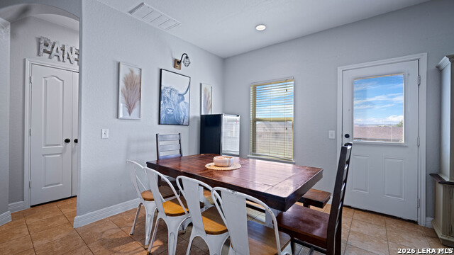 Image 8 of 33 For 3514 Volunteer Way