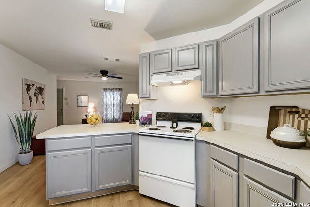 Image 11 of 22 For 9647 Sekula Dr