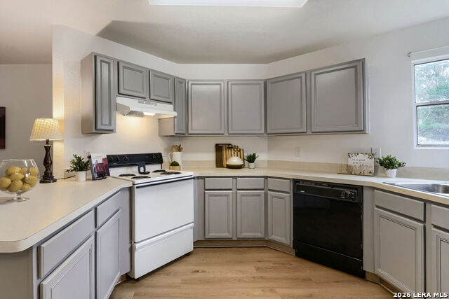 Image 9 of 22 For 9647 Sekula Dr