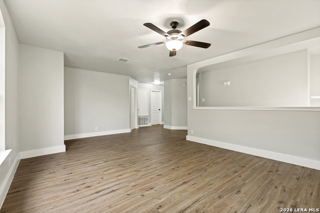 Image 13 of 32 For 8034 Shumard Oak Dr