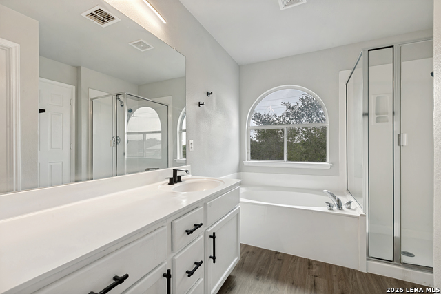 Image 18 of 32 For 8034 Shumard Oak Dr