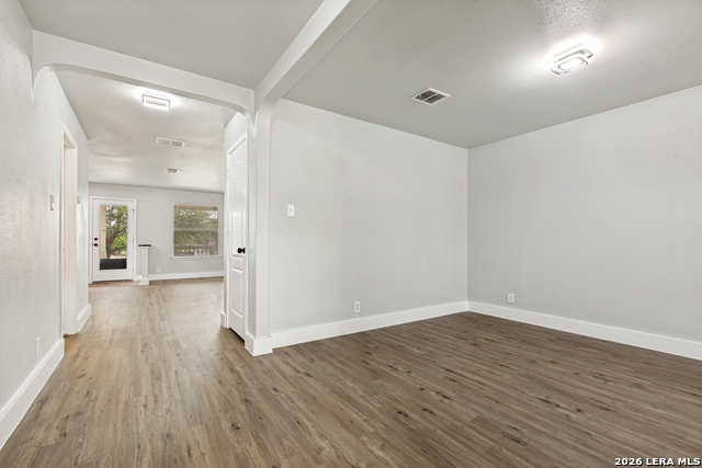 Image 5 of 32 For 8034 Shumard Oak Dr