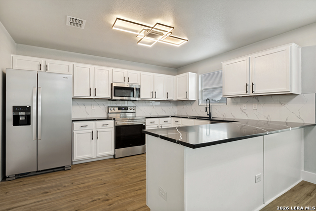 Image 7 of 32 For 8034 Shumard Oak Dr