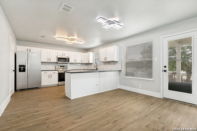 Image 9 of 32 For 8034 Shumard Oak Dr