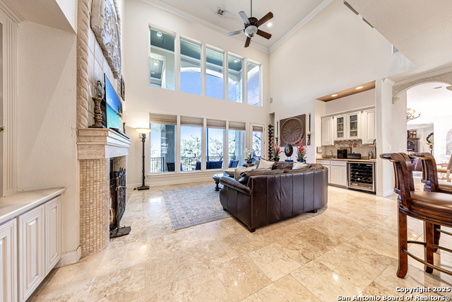 Image 11 of 64 For 112 Los Colinas