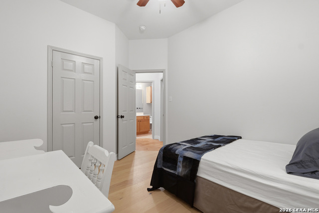 Image 22 of 39 For 24934 Crescent Trce