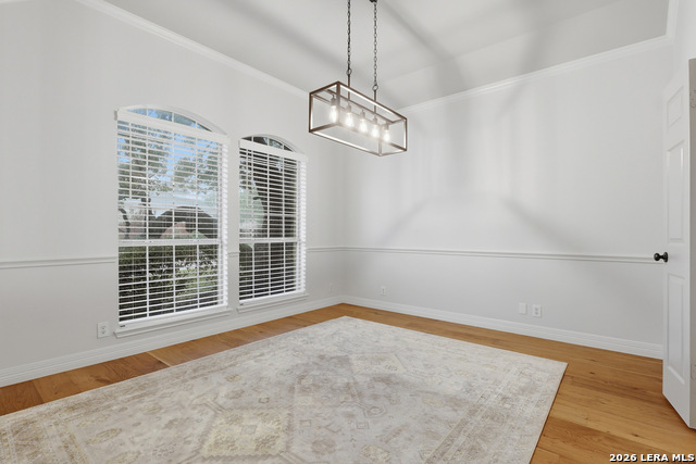 Image 5 of 39 For 24934 Crescent Trce