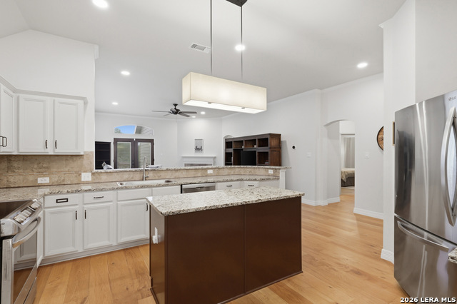 Image 8 of 39 For 24934 Crescent Trce