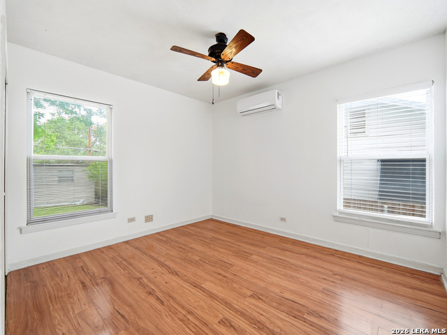 Image 14 of 28 For 1311 Rosewood Ave W