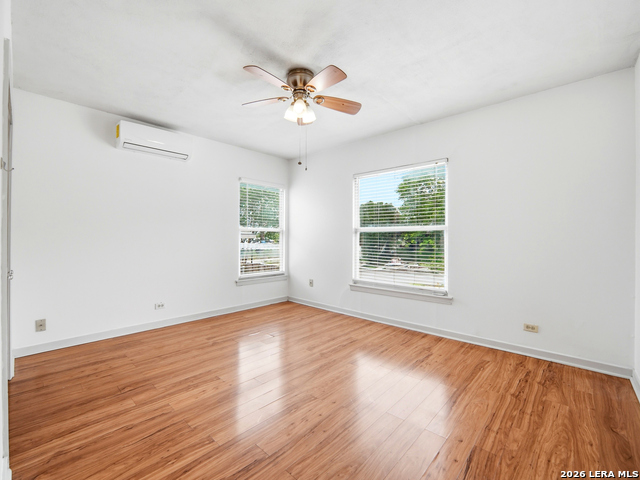 Image 16 of 28 For 1311 Rosewood Ave W