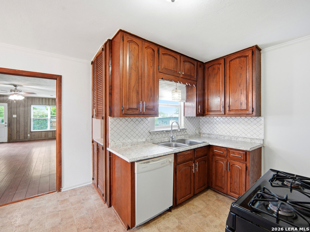 Image 9 of 28 For 1311 Rosewood Ave W