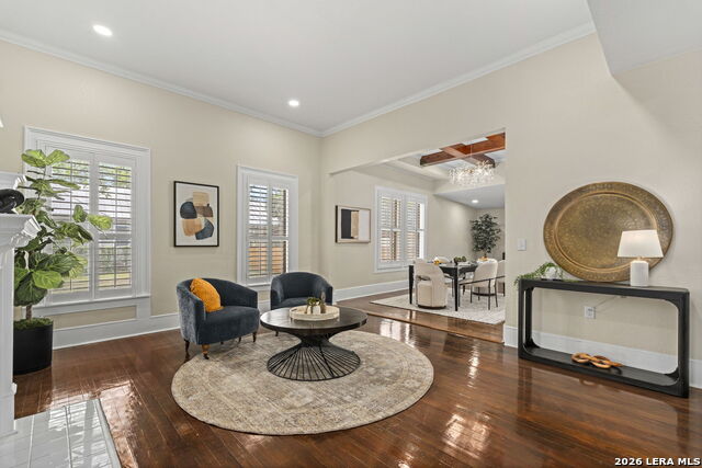 Image 12 of 63 For 617 Guenther E