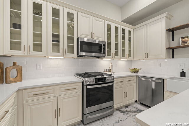 Image 19 of 63 For 617 Guenther E