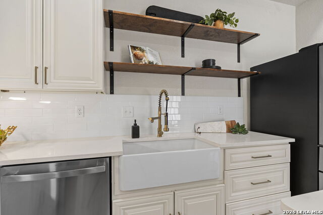 Image 20 of 63 For 617 Guenther E