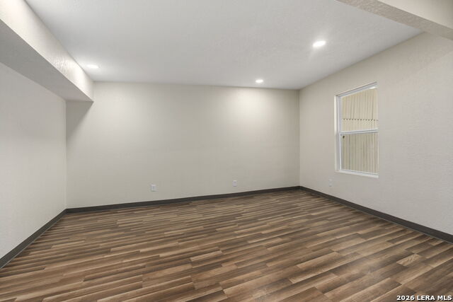 Image 23 of 63 For 617 Guenther E