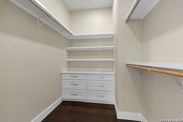 Image 26 of 63 For 617 Guenther E