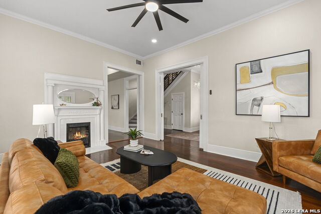 Image 29 of 63 For 617 Guenther E