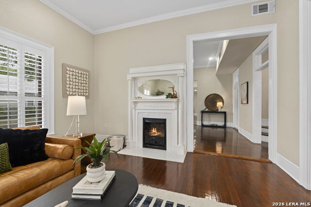 Image 31 of 63 For 617 Guenther E