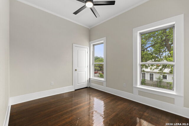 Image 36 of 63 For 617 Guenther E