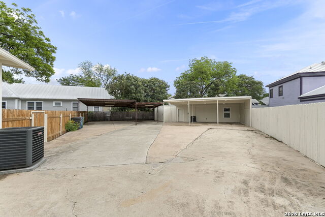 Image 58 of 63 For 617 Guenther E