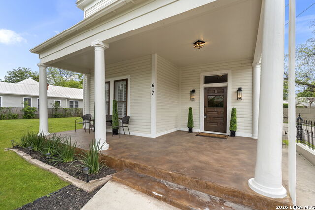 Image 7 of 63 For 617 Guenther E