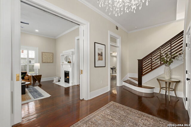 Image 9 of 63 For 617 Guenther E